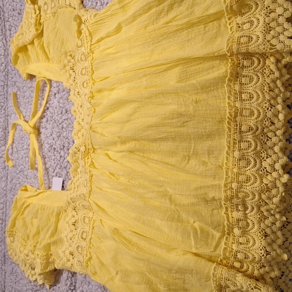 Yellow women's top - Picture 3 of 4